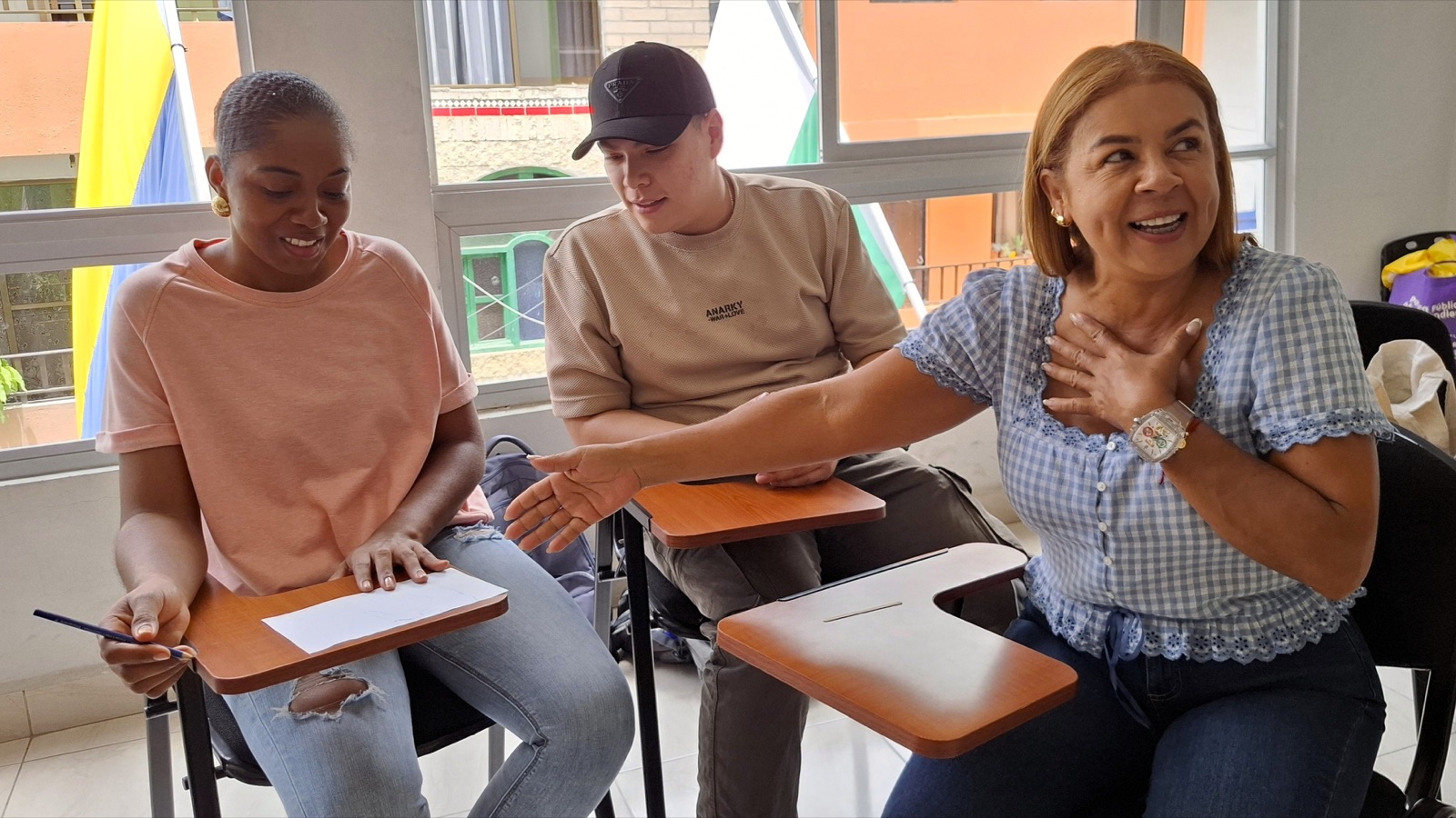 Personas participantes en una actividad de la fundación